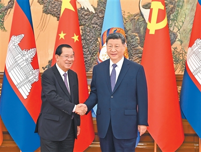 【人民日报】习近平会见柬埔寨人民党主席、参议院主席洪森