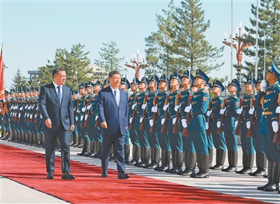 【人民日报】习近平同吉尔吉斯斯坦总统扎帕罗夫会谈
